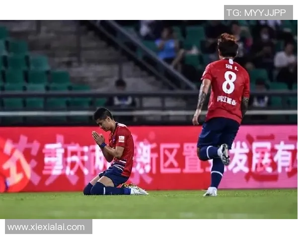 老将重返绿茵场足球明星队伍再聚首展现传奇风采